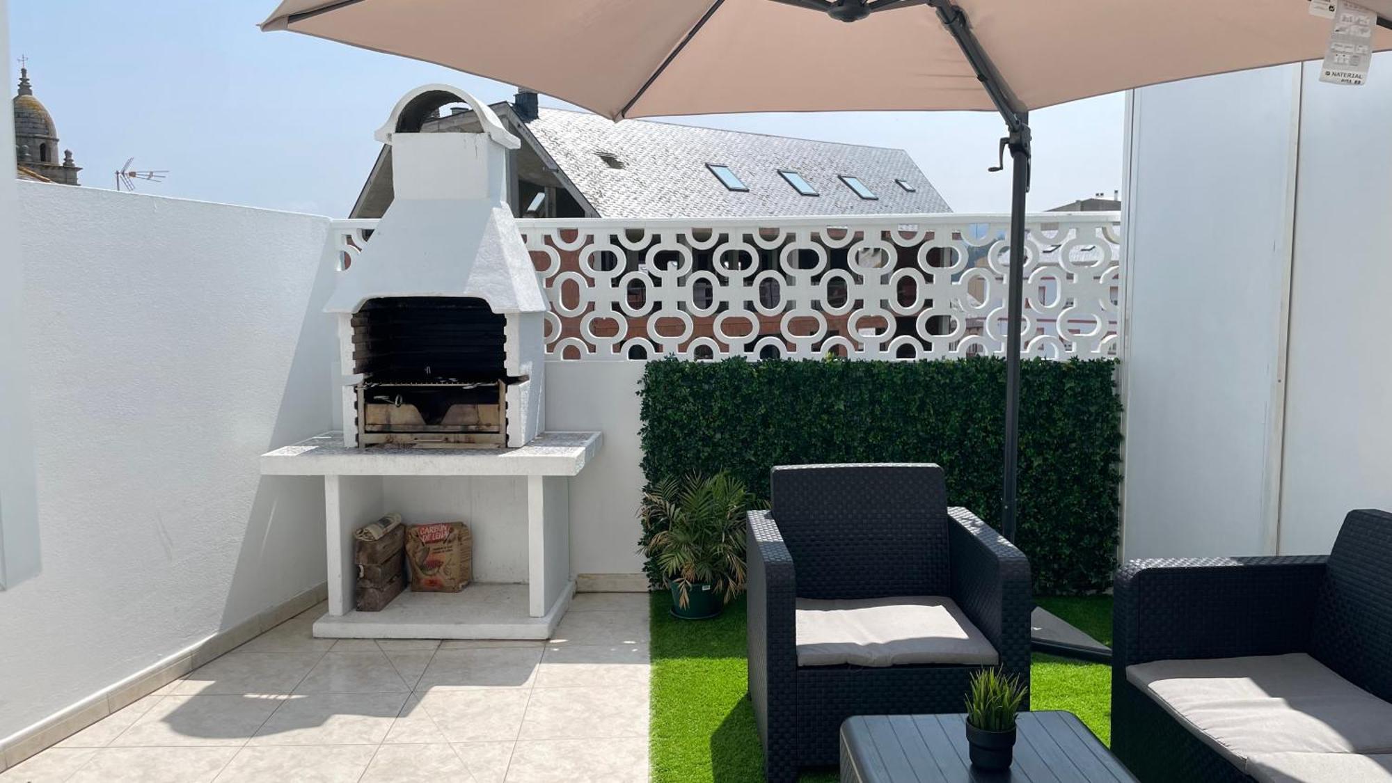 Con Parking Y Terraza Con Barbacoa Apartment